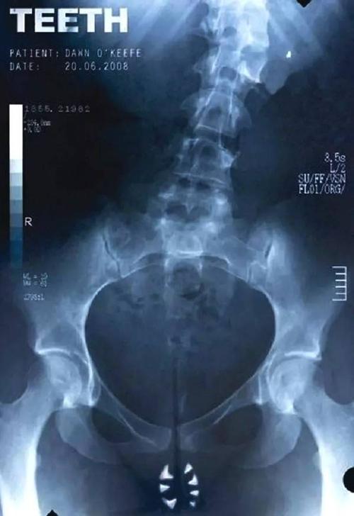房产证写夫妻名字要多收费吗